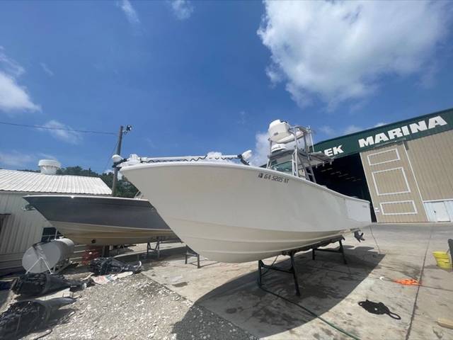 2004 REGULATOR 26 Center Console