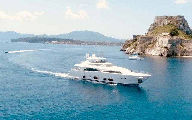 2009 FERRETTI CUSTOM LINE CL 97