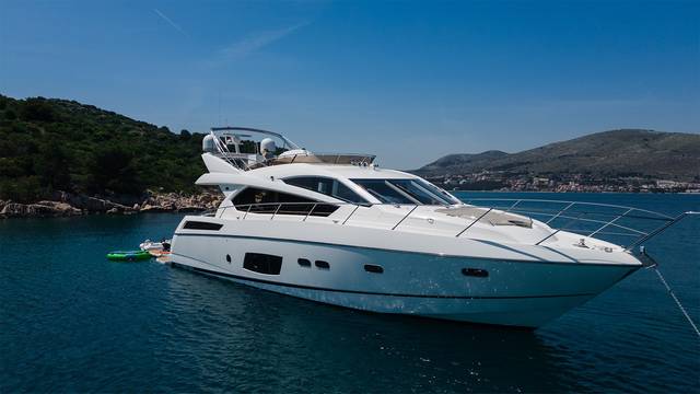 2011 SUNSEEKER Manhattan 63