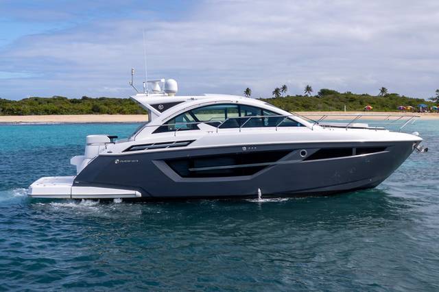 2019 CRUISERS YACHTS 50 Cantius