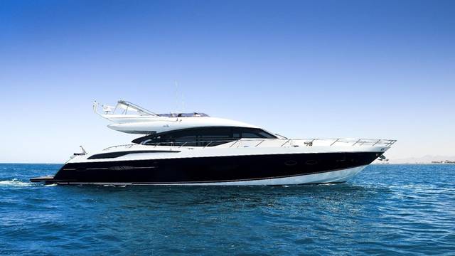 2015 PRINCESS YACHTS S72