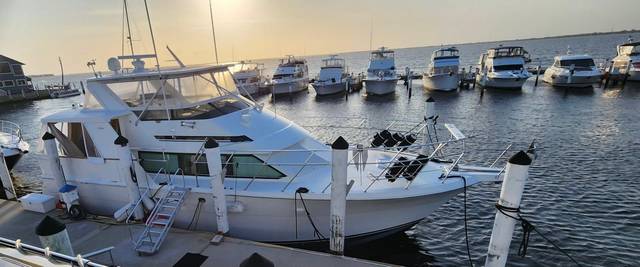 1998 HATTERAS 50 Sport Deck