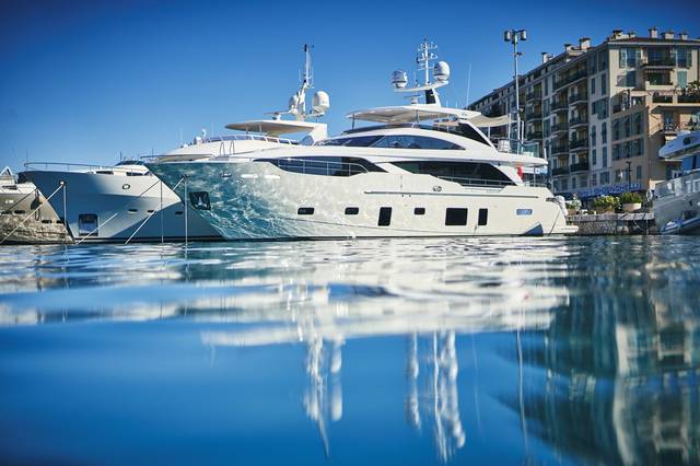 2019 PRINCESS YACHTS Princess 30M