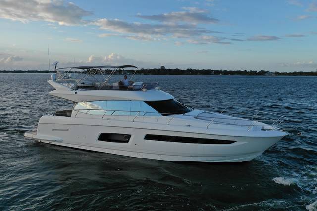 2015 PRESTIGE 550 Fly Bridge