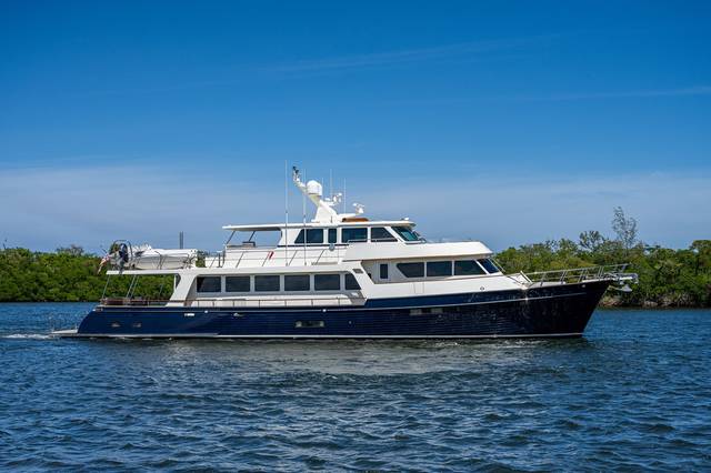 2013 MARLOW Explorer Enclosed Bridge (CB)