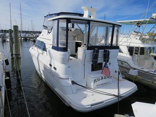 2001 CRUISERS YACHTS