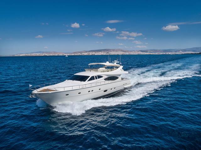 2004 FERRETTI YACHTS 760