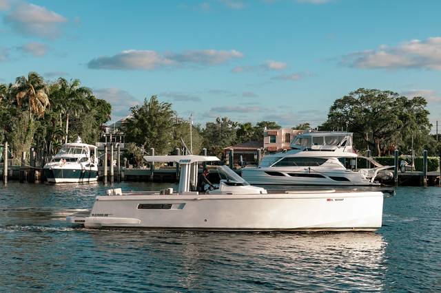 2022 FJORD YACHTS 38 Open