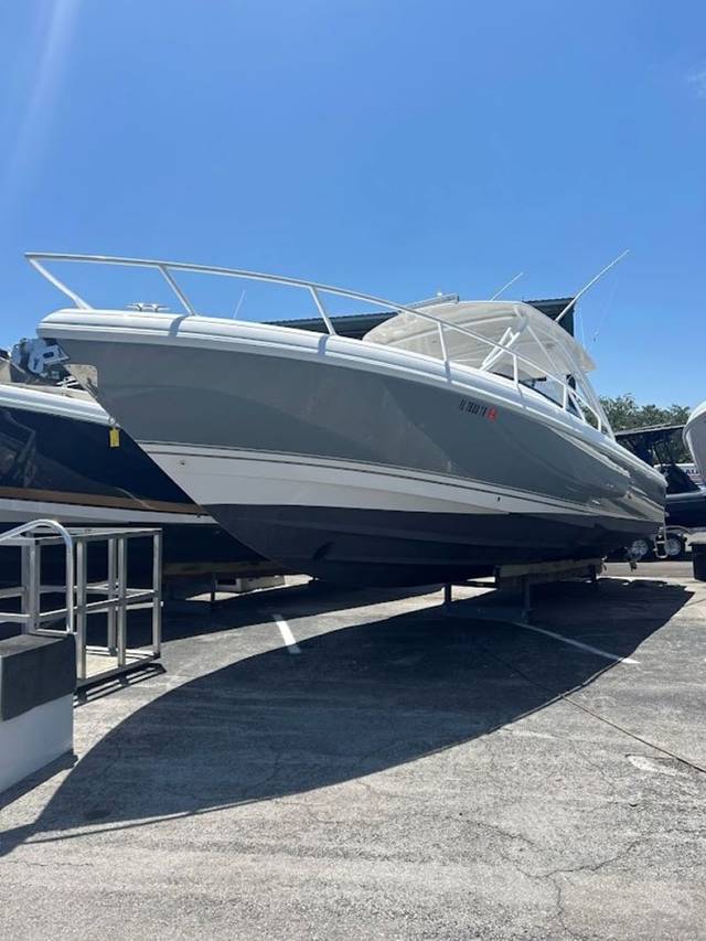 2007 INTREPID POWERBOATS INC. Cuddy