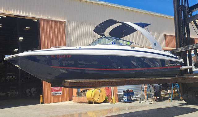 2014 REGAL 2700 Bowrider