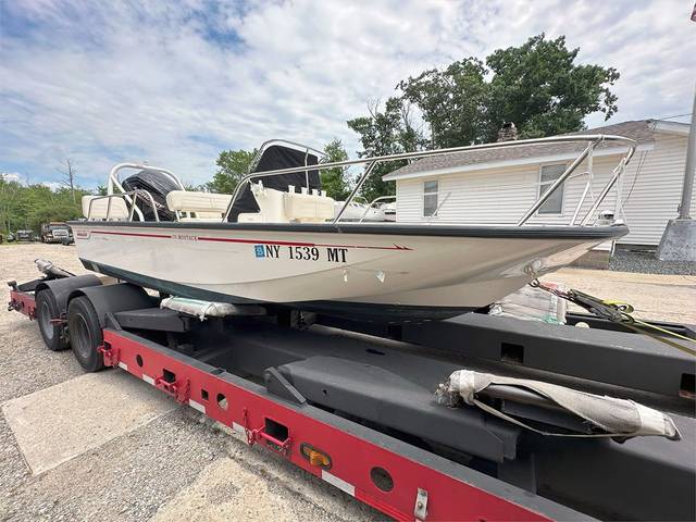 2022 BOSTON WHALER Montauk 17