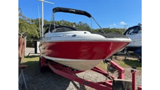 2005 SEA RAY 240 Sundeck