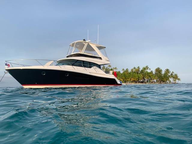 2019 TIARA YACHTS F44