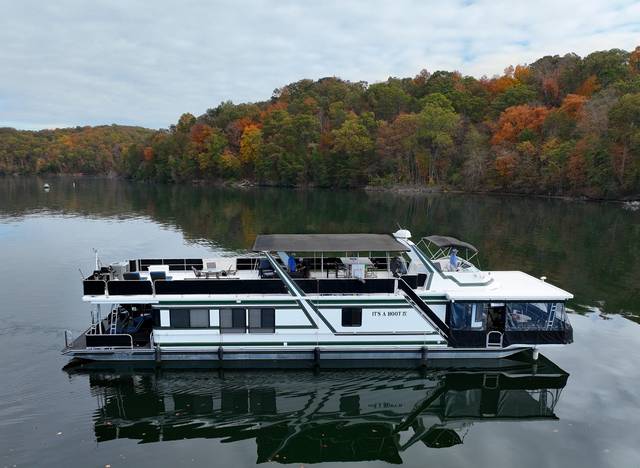 1996 SUMERSET HOUSEBOATS 82'x18'