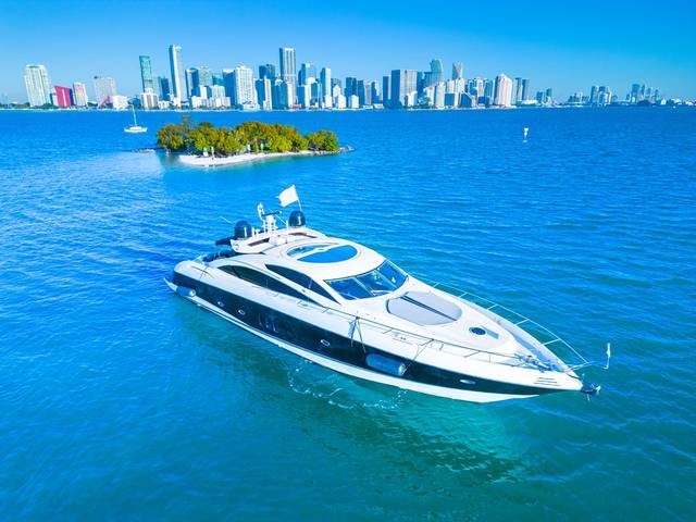 2006 SUNSEEKER Predator 82