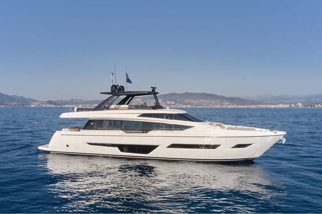 2023 FERRETTI YACHTS 780