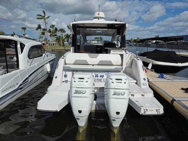 2019 FOUR WINNS V355