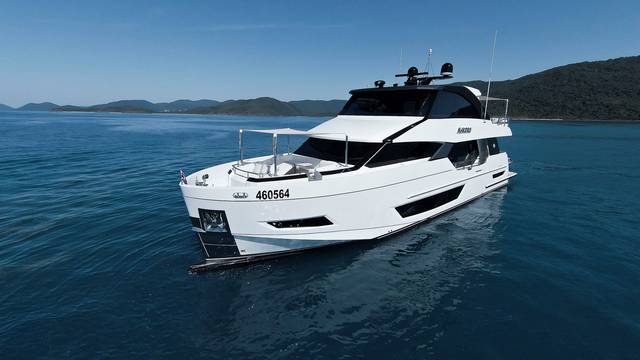 2020 OCEAN ALEXANDER 26r Enclosed