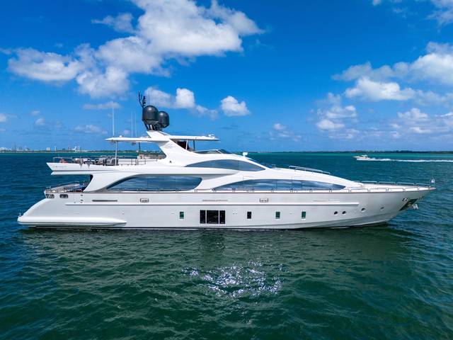 2012 AZIMUT YACHTS Grande 105