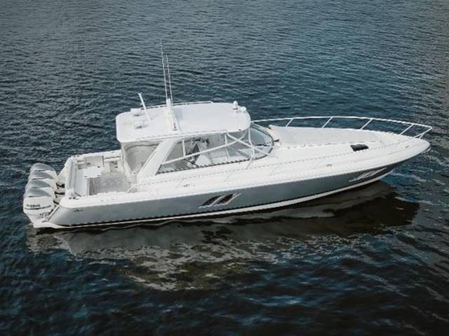 2018 INTREPID 475 Sport Yacht