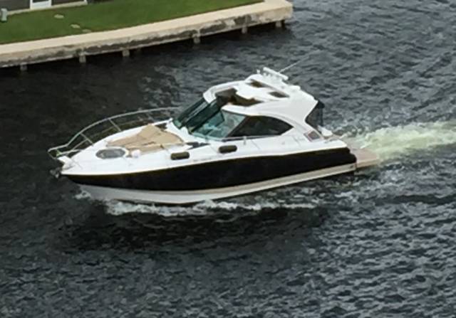 2011 FOUR WINNS V435