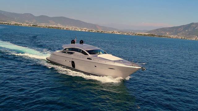 2010 PERSHING 72