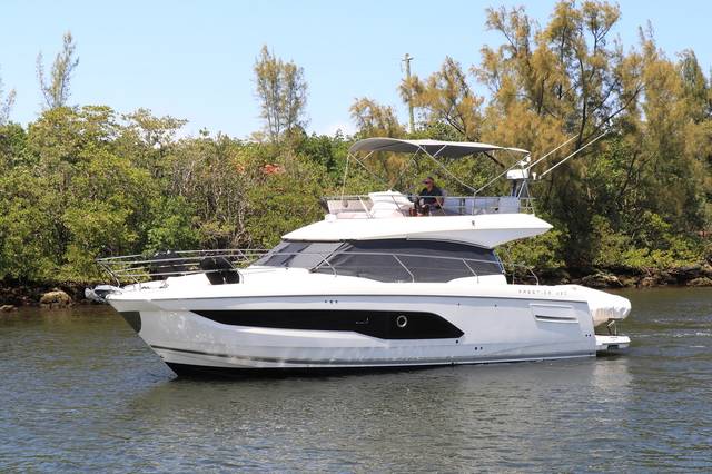 2021 PRESTIGE 420 Fly