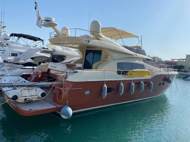 2008 FERRETTI Altura 690