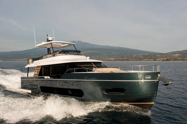 2025 AZIMUT YACHTS Magellano 60