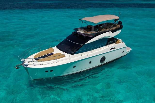 2016 MONTE CARLO YACHTS MC5