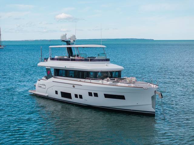 2019 SIRENA 64 Flybridge