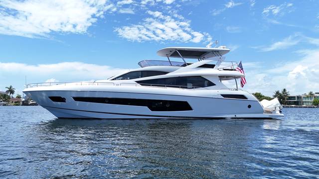 2017 SUNSEEKER 75 Yacht