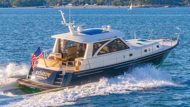 2014 HUNT YACHTS 44