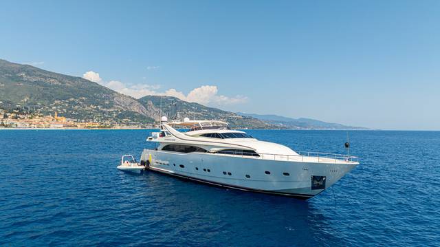 2003 FERRETTI CUSTOM LINE Custom Line 112