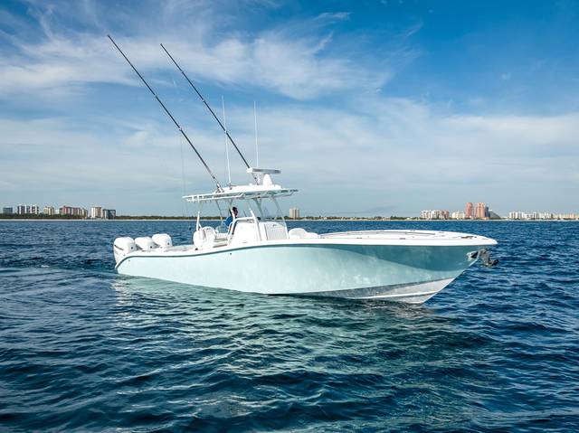 2022 YELLOWFIN 36 CENTER CONSOLE