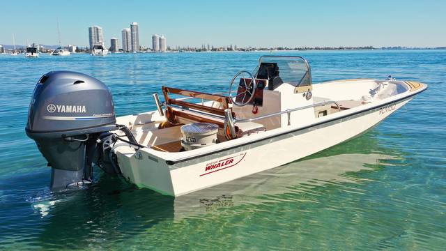 1987 BOSTON WHALER 15' Super Sport