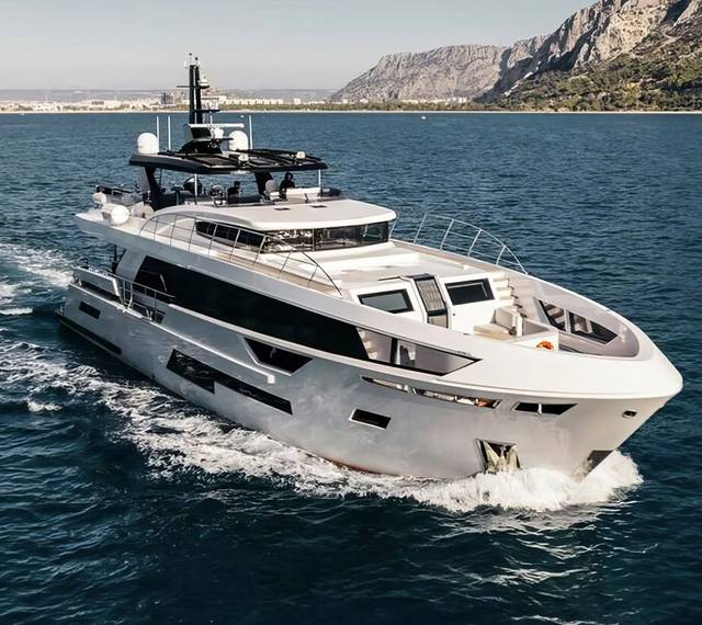 2022 BERING YACHTS