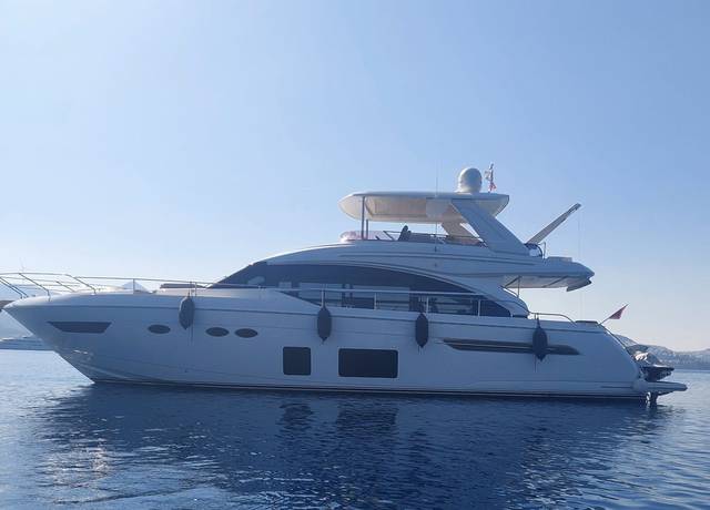 2016 PRINCESS YACHTS Princess 68
