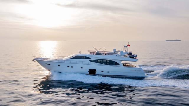 2009 FERRETTI YACHTS 780