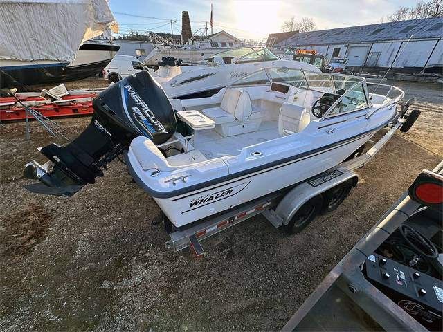 1999 BOSTON WHALER