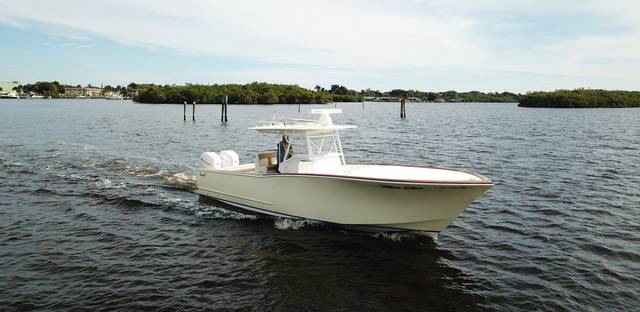 2009 BONADEO BOATWORKS 34 Cuddy