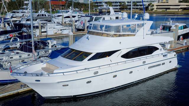 2004 HARGRAVE Custom 68 Open Flybridge