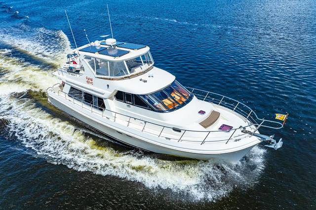 2007 HAMPTON YACHTS 558 Pilothouse