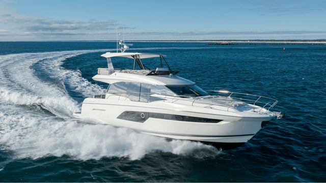 2023 PRESTIGE 520
