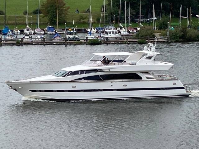 2001 HORIZON YACHTS Elegance 82 S