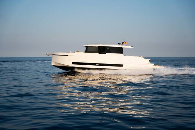 2026 DE ANTONIO YACHTS 7