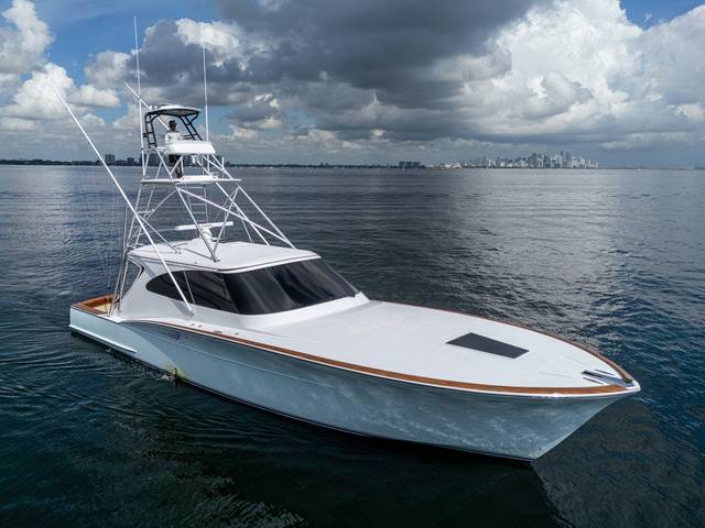 2017 FRENCH YACHTS Custom Carolina