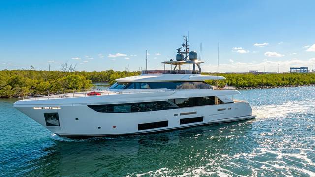 2018 CUSTOM LINE Navetta 33