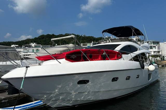 2010 SUNSEEKER Manhattan 60
