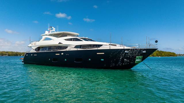 2011 SUNSEEKER 34 Meter Yacht